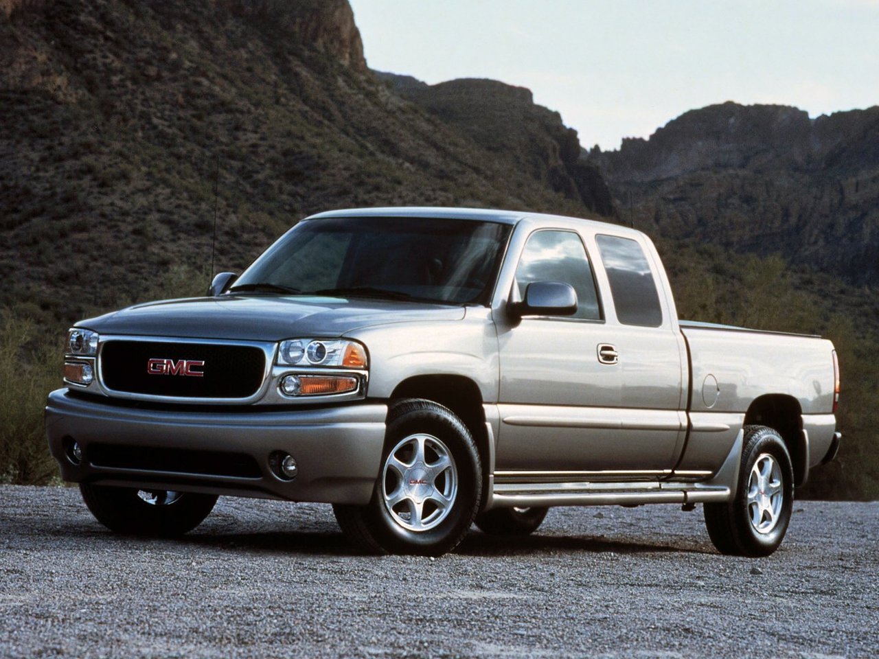 GMC Sierra IIGMT800 (Пикап Половина кабины, 1999-2007)