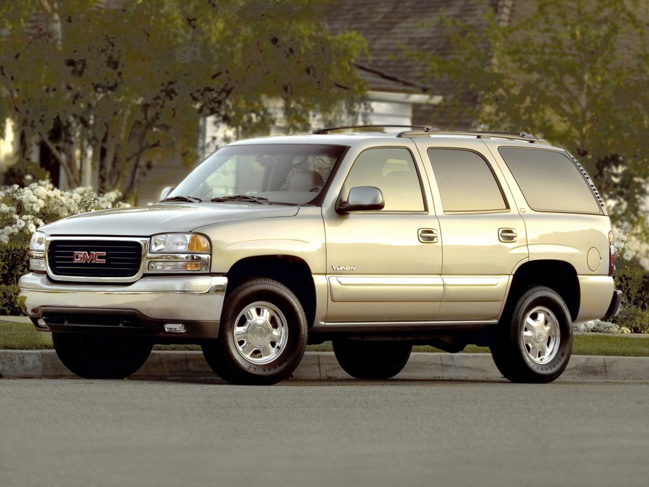 GMC Yukon II GMT800 (Внедорожник 5 дверей, 2000-2006)