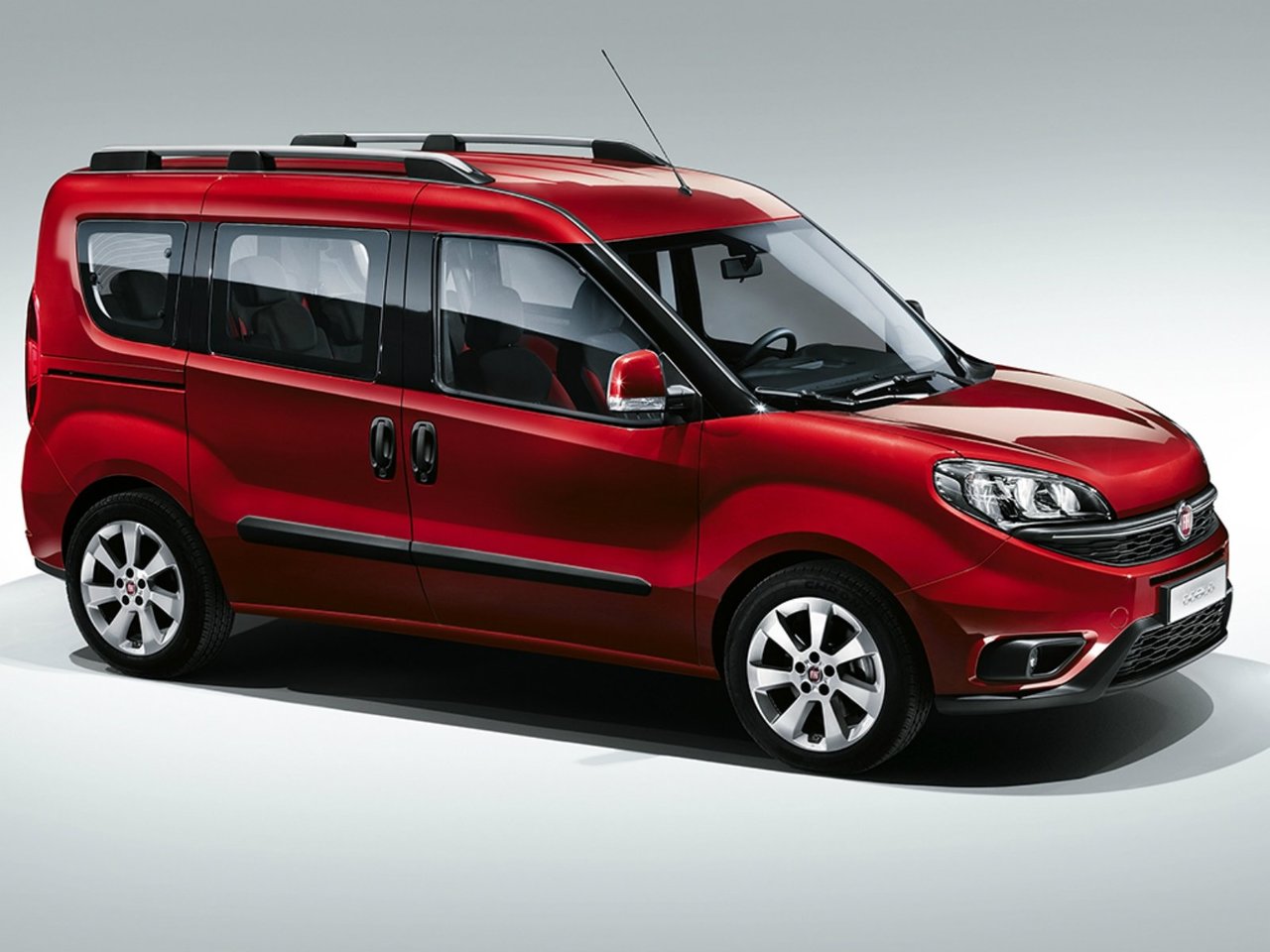 Fiat Doblo II Рестайлинг (Компактвэн, 2015-н.в.)