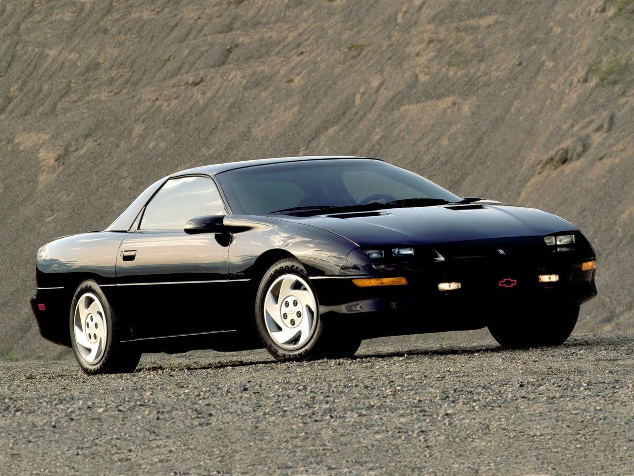 Chevrolet Camaro IV (Купе, 1992-1998)