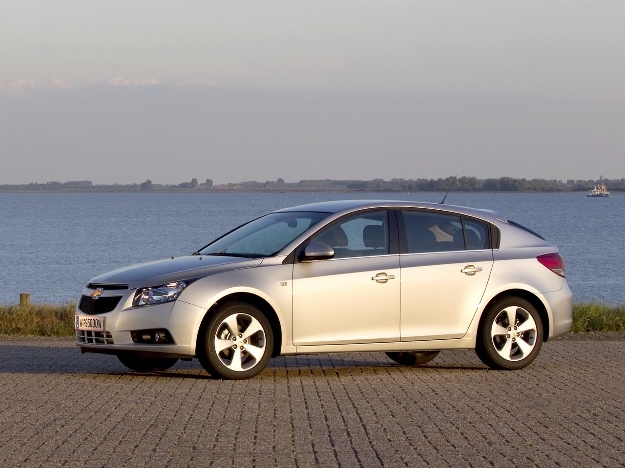 Chevrolet Cruze I (Хэтчбек 5 дверей, 2009-2013)