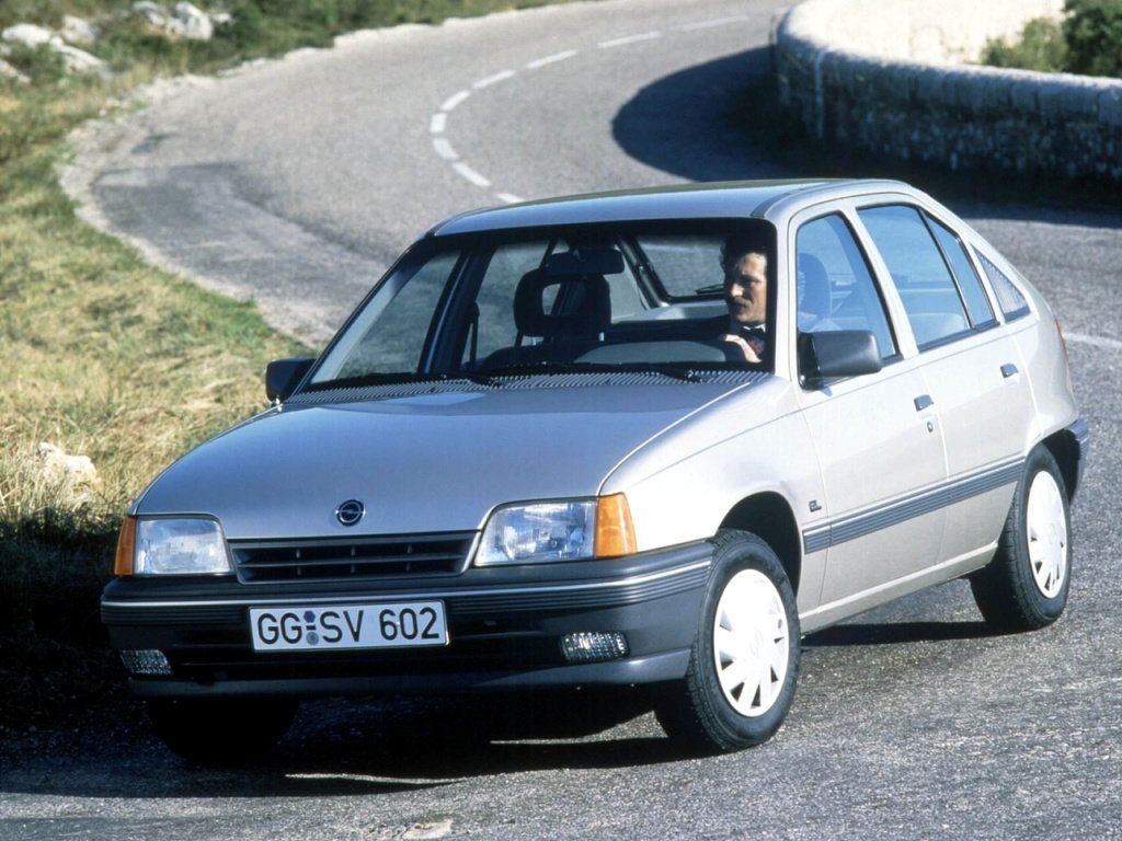 Opel Kadett E Рестайлинг (Хэтчбек 5 дверей, 1989-1993)