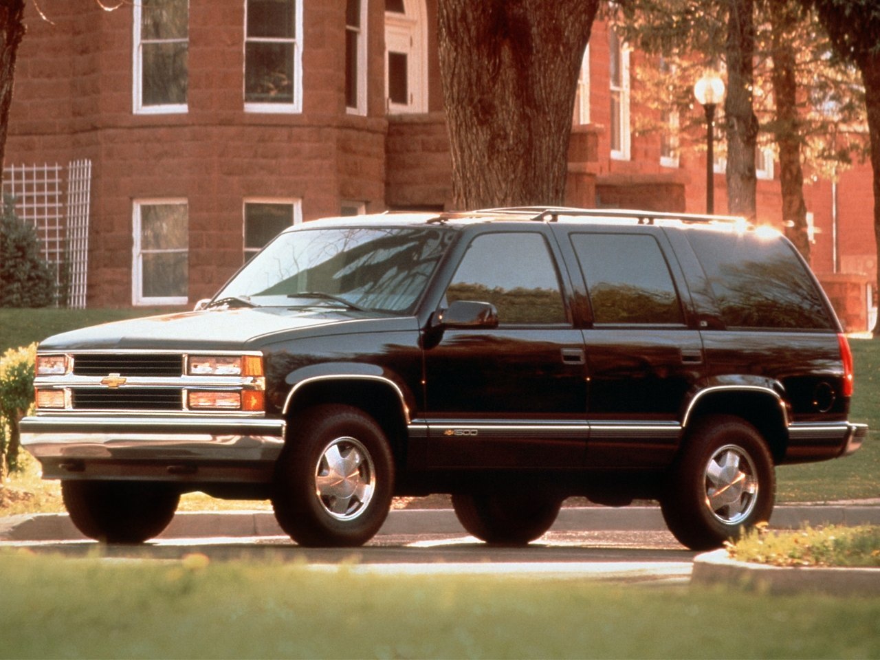 Chevrolet Tahoe I (Внедорожник 5 дверей, 1995-1999)