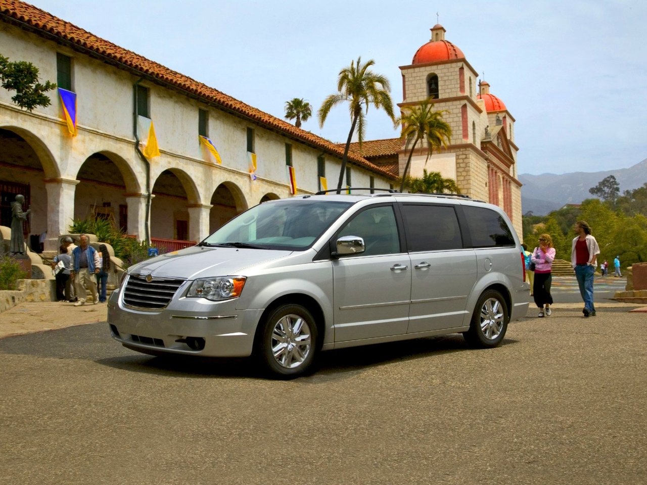 Chrysler Town & Country V (Минивэн, 2008-2010)