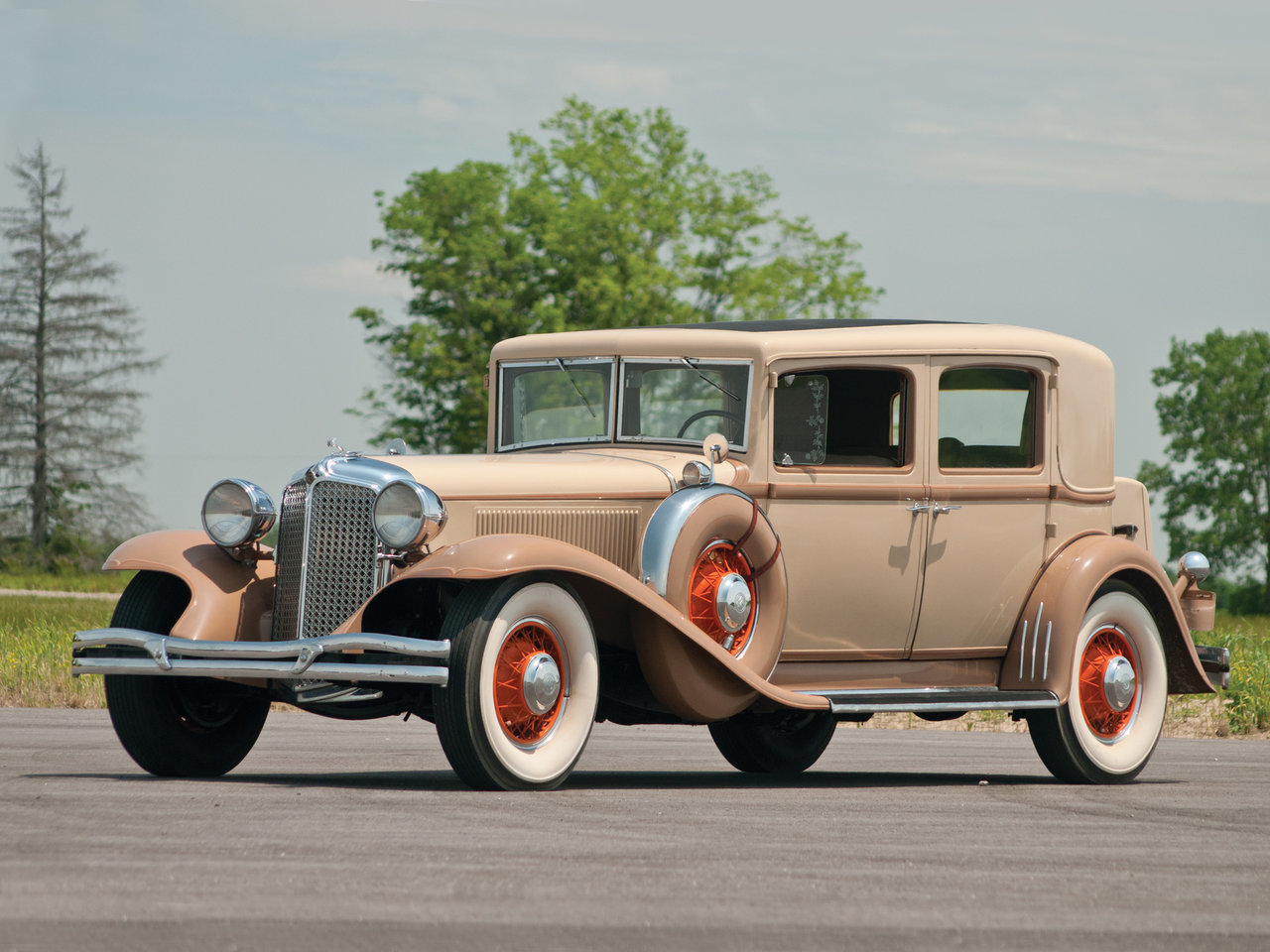 Chrysler Imperial II (Седан, 1931-1933)