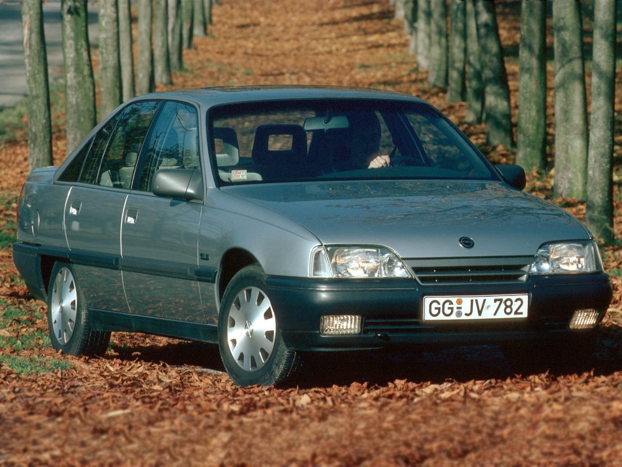 Opel Omega A (Седан, 1984-1994)
