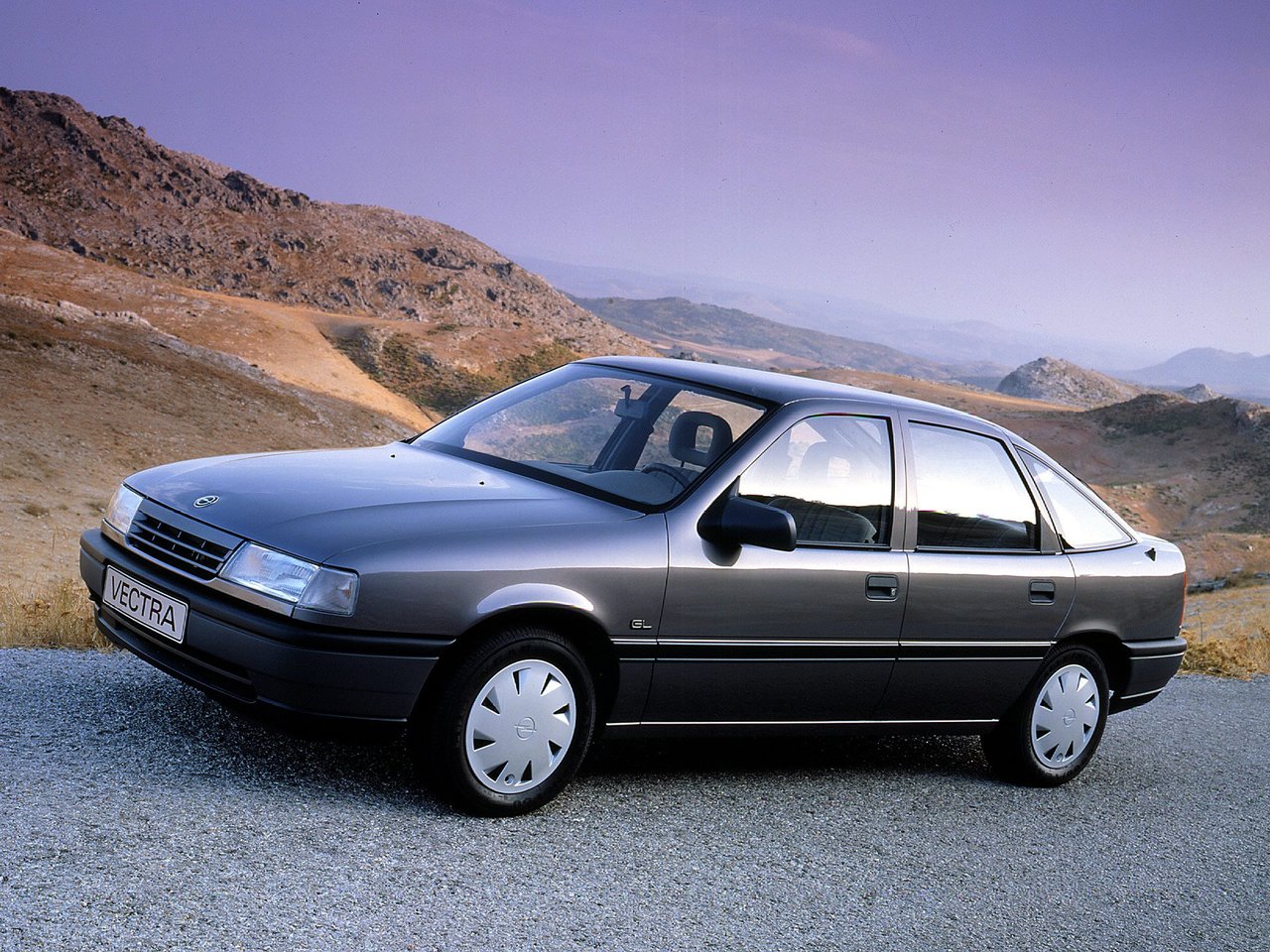Opel Vectra A (Хэтчбек 5 дверей, 1988-1995)