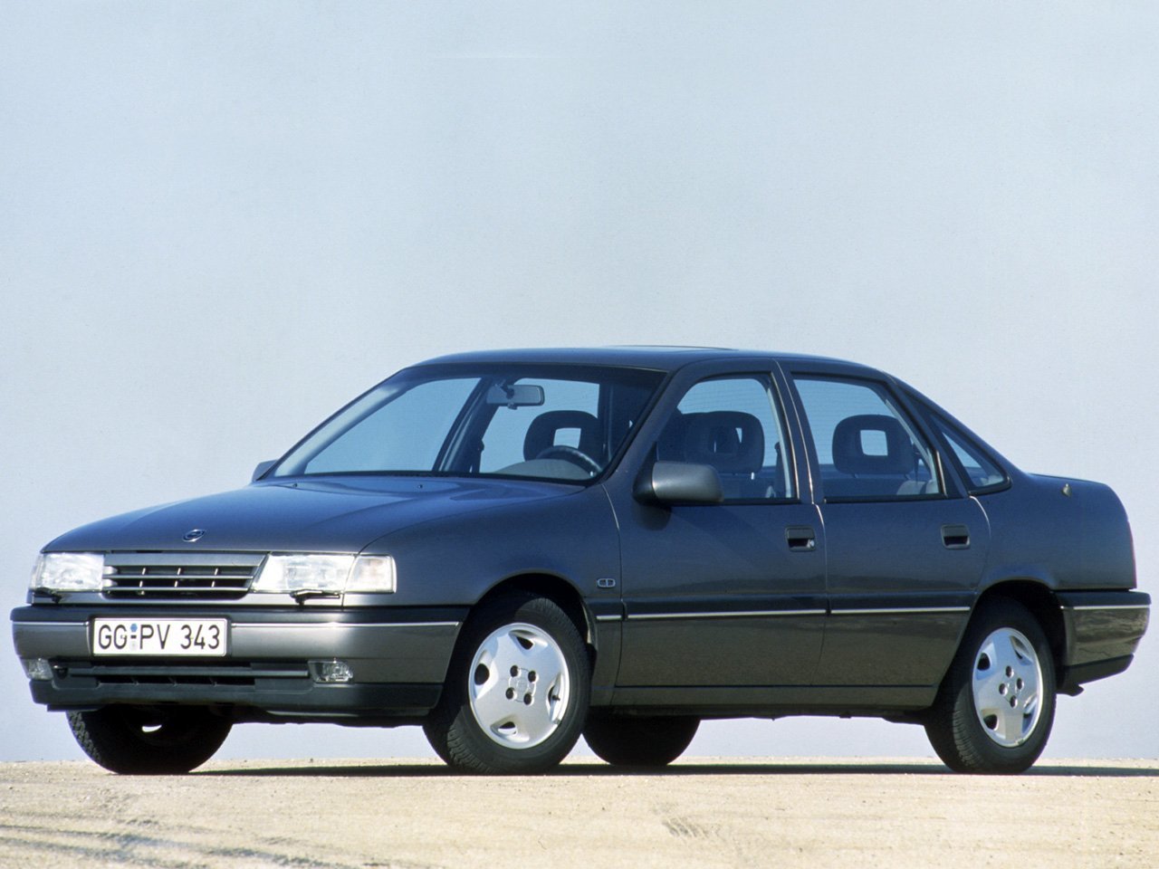 Opel Vectra A (Седан, 1988-1995)