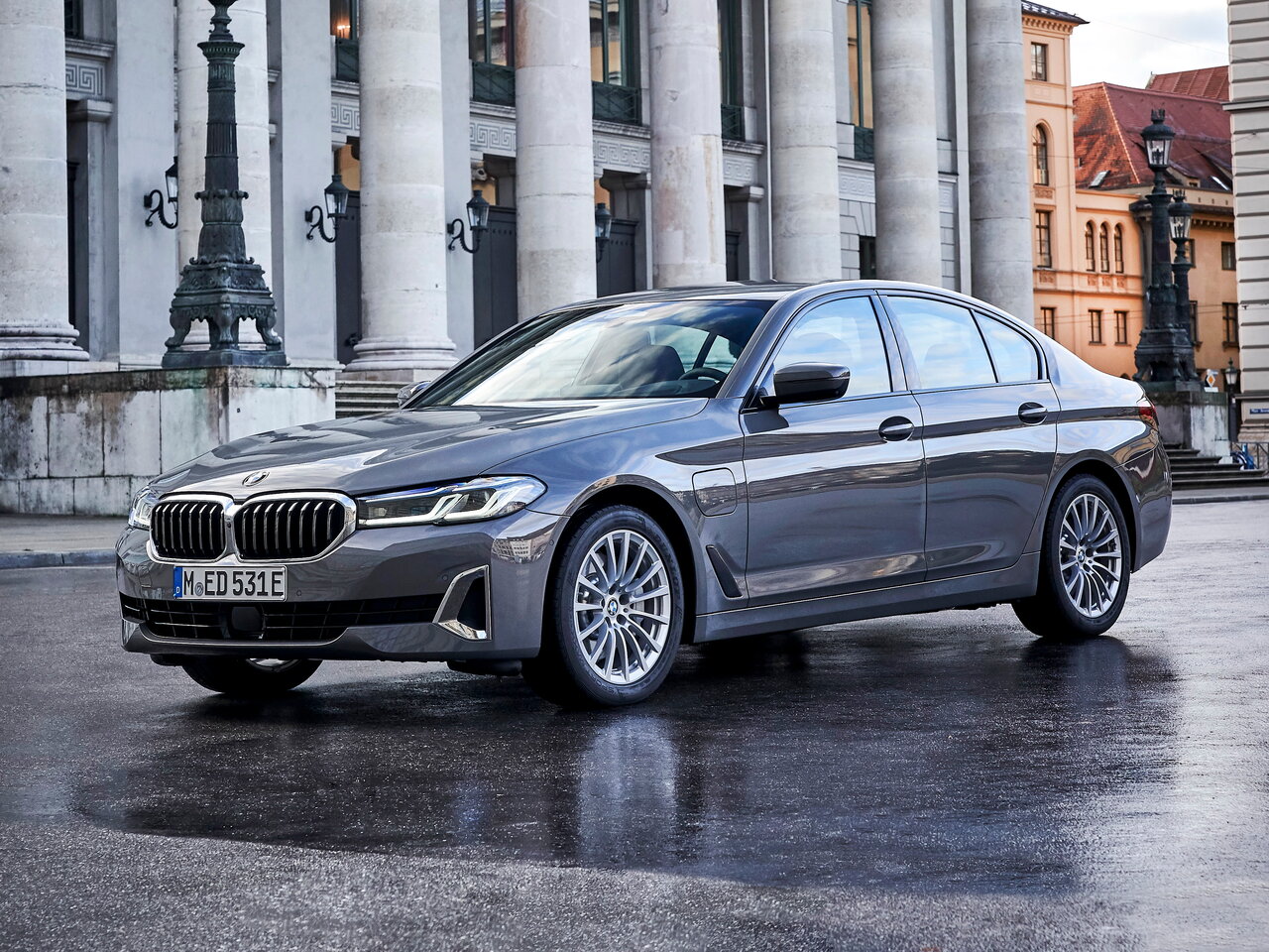 BMW 5er VII G30/G31 Рестайлинг (Седан, 2020-н.в.)