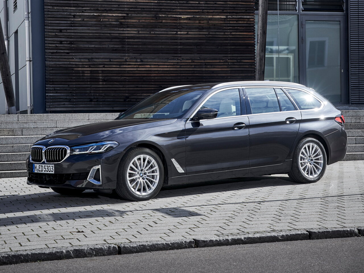 BMW 5er VII G30/G31 Рестайлинг (5-дверный универсал, 2020-н.в.)