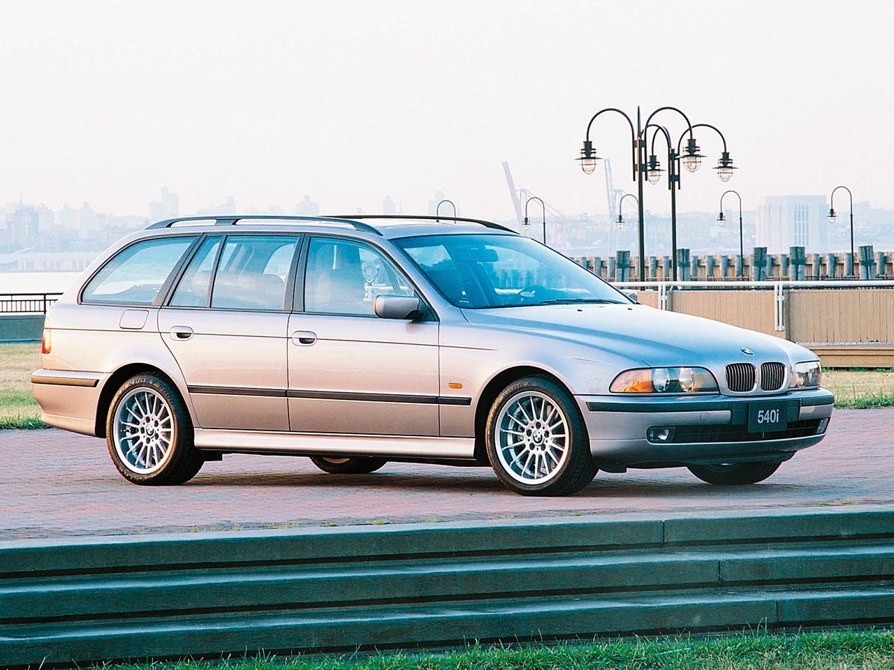 BMW 5er IV E39 (5-дверный универсал, 1995-2000)